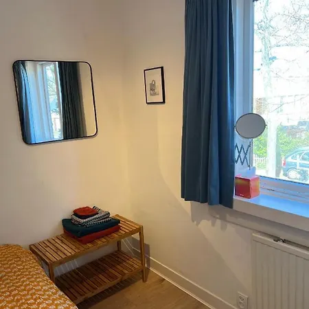 Cozy ホームステイ ヒルフェルスム